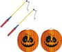 Non-branded 2x pièces lanterne ronde 22 cm citrouille avec bâtons de lanterne - Halloween trick or treat lanternes décoration