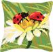 Collection d'Art Kussen borduurpakket Ladybug on Camomile