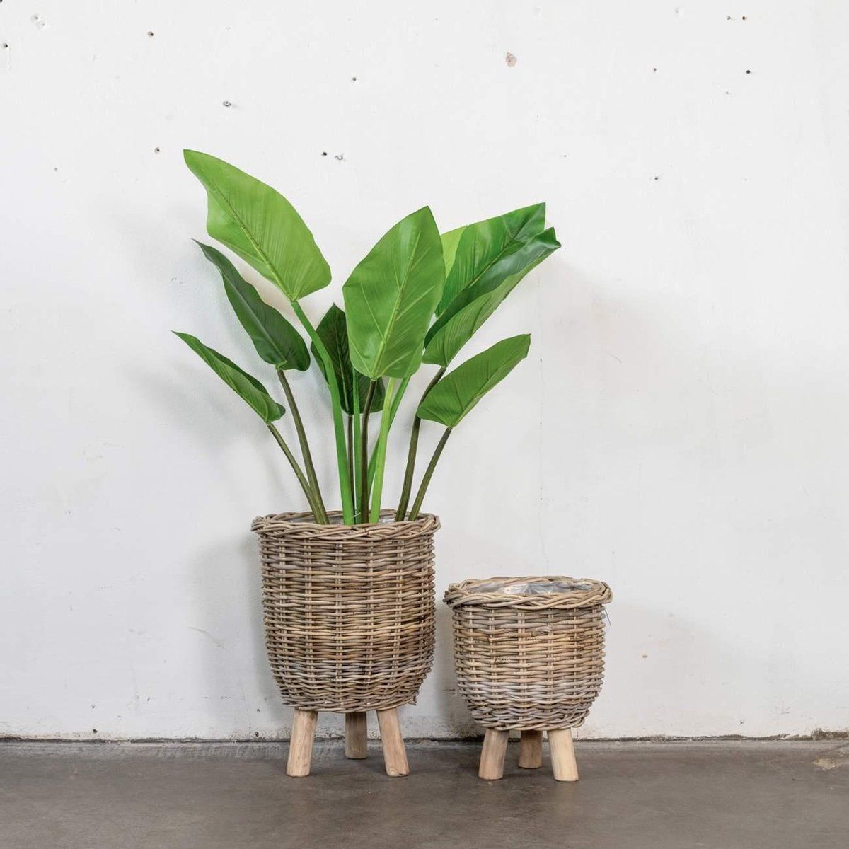 GroenGoed Mand Op Poten Kenji Rond Ø41cm - Bruin - Rotan - 8714763179034