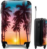 Merkloos / Sans marque MuchoWow® Koffer - Palmboom - Zonsondergang - Horizon - Strand - Oranje - Roze - Past binnen 55x40x20 cm en 55x35x25 cm - Handbagage - Trolley - Cabin Size - Print