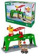 brio BRIO World 33996 Bahn Verlade Terminal - Mit beweglichem Kran zum Umladen von Gütern auf die Schiene, Straße und das Schiff - Empfohlen für Kinder ab 3 Jahren