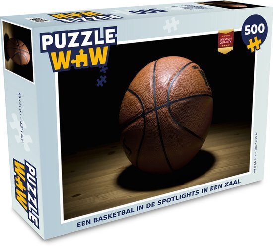 MuchoWow Puzzel Een basketbal in de spotlights in een zaal - Legpuzzel - Puzzel 500 stukjes