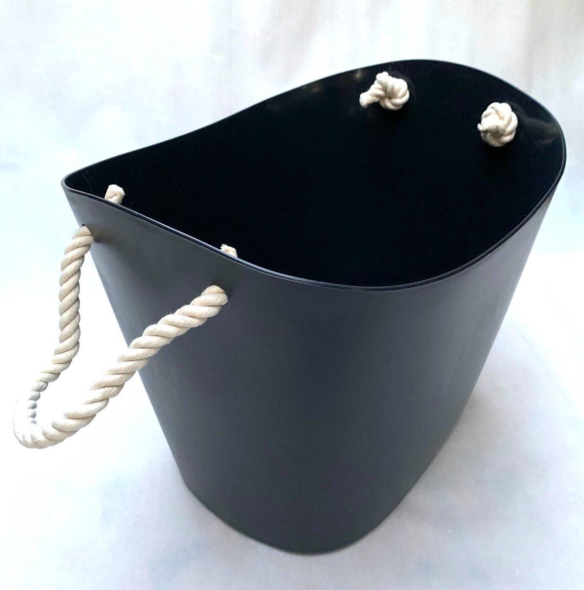 VuurZon Houtmand kunststof met touw handgrepen - haardhout mand zwart - opbergmand - haardmand