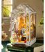 Boekenhoekje bouwpakket - Booknook - Maison miniature en bois avec éclairage LED - 20,3 x 10,9 x 24,1 cm - Pour adultes