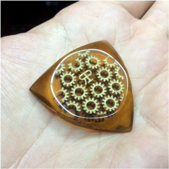 Merkloos / Sans marque Riki Ultem Mastodon plectrum 7.00 mm
