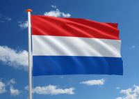 Okado Nederlandse Vlag 150 x 90 cm – Rood Wit Blauw Polyester Landsvlag met Messing Oogringen voor Vlaggenmast, Koningsdag, Sportwedstrijden en Decoratie