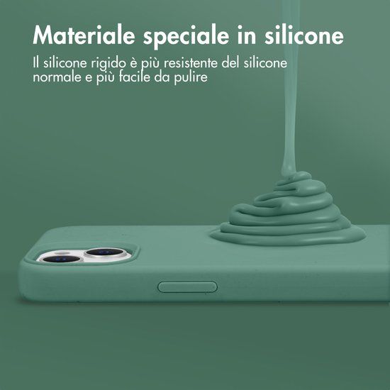 Accezz Liquid Silicone Backcover voor de Apple iPhone 15 - Donkergroen