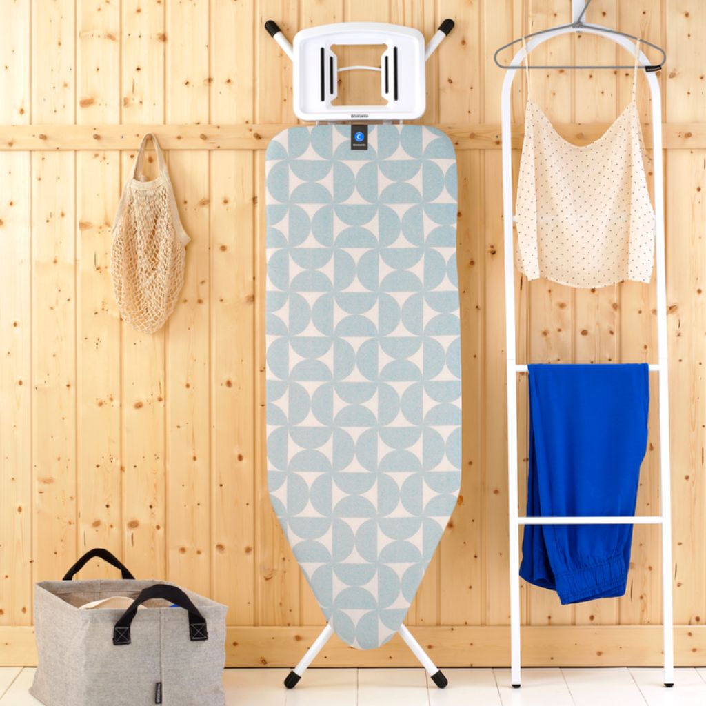 Brabantia Strijkplank C - Fresh Breeze - 124 x 45 cm - Met Strijkijzerhouder