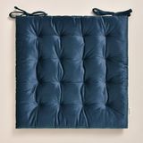 ROOM99 Nova Stoelkussen 40 x 40 x 4,5 cm, zitkussen met banden, sierkussen, stoel, vloer, vloerkussen, kussen, voor binnen en buiten, woonkamer, fluweel, donkerblauw, 1 stuk