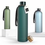 LARS NYSØM Blæst Ultralichte tritan-waterfles 1000ml - BPA-vrij, lekvrij, geschikt voor koolzuurhoudende dranken - Inclusief 2 deksels (Pine Green)