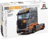 Italeri Modelbouwpakket Vrachtwagens - 3968 Mercedes-Benz Actros MP4 Big Sp 4x2 - Grand Prix Editie - Vrachtwagen Plastic - 1:24 - Modelbouw