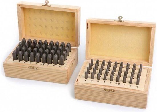 Merkloos HBM 4 mm slagletters Book Case Goud TPU