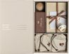 Pure Moms - Beige Luxe Memory box - Boîte souvenir pour bébé - Cadeau de maternité - Douche de bébé Cadeau pour bébé - Pour les premières années de bébé - Boîte à dents en bois - Ensemble cadeau de luxe pour bébé - Boîte souvenir de 24 pièces - Comprend une empreinte d'encre - Sucette