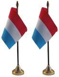 Merkloos / Sans marque Shoppartners Bv Nederland tafelvlaggetjes - 2x stuks - 10 x 15 cm - met gouden standaard - H27 cm - landen versiering - feestartikelen