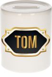 Bellatio Decorations Shoppartners Bv Spaarpot met voornaam Tom - wit - met goud/zwart embleem - 8 x 9 cm - keramiek - met afsluitdop - cadeau verjaardag
