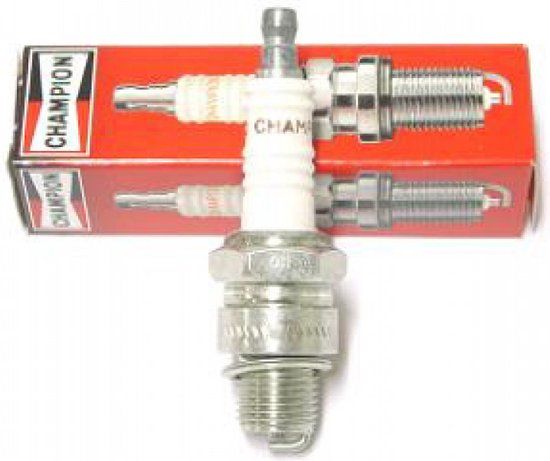 Champion CJ8 motorbougie
