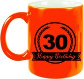Bellatio Decorations Shoppartners Bv Happy Birthday 30 years cadeau mok / beker met wimpel - 330 ml - neon oranje - verjaardagscadeau