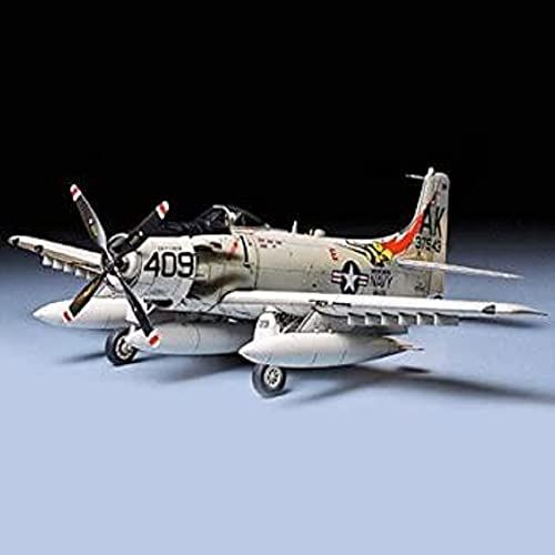 Tamiya 300061058-1:48 WWII USN Douglas A1-H Skyraider