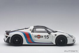 AUTOart 1/18 Porsche 918 Spyder Weissach Package - 2013 - White / Martini Livery