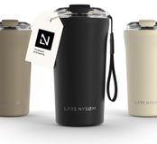LARS NYSØM Rørelse Thermo Coffee Mug-to-go 500ml - BPA-vrij met Isolatie - Met Draagriem & Tritan Deksel (Carbon Black)