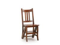Chaise d'escalier en bois marron