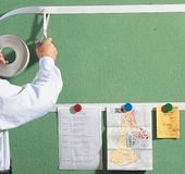 Franken ST1301 Magneettape (hoogte 35 mm, lengte 1 m, zelfklevend flexibel 2 magneten) wit