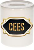 Bellatio Decorations Shoppartners Bv Spaarpot met voornaam Cees - wit - met goud/zwart embleem - 8 x 9 cm - keramiek - met afsluitdop - cadeau verjaardag