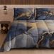 PETTI Artigiani Italiani Winterdekbed 270 × 260 cm, Nachtblauw marmer | bedrukt en omkeerbaar, microvezel, 300 g/m², gemaakt in Italië